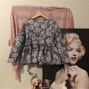 ZARA~Black and white~ Striped floral Blouse Small ~cotton